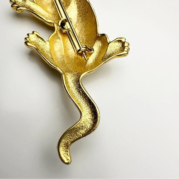 Vintage 1980’s JJ Cat Brooch Brooch Pin Gold Tone  Cat Mom Cat Lover Hanging Cat - Picture 7 of 11